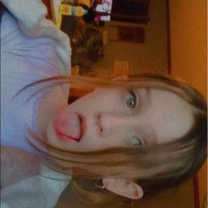 Meet your Posher, Ella